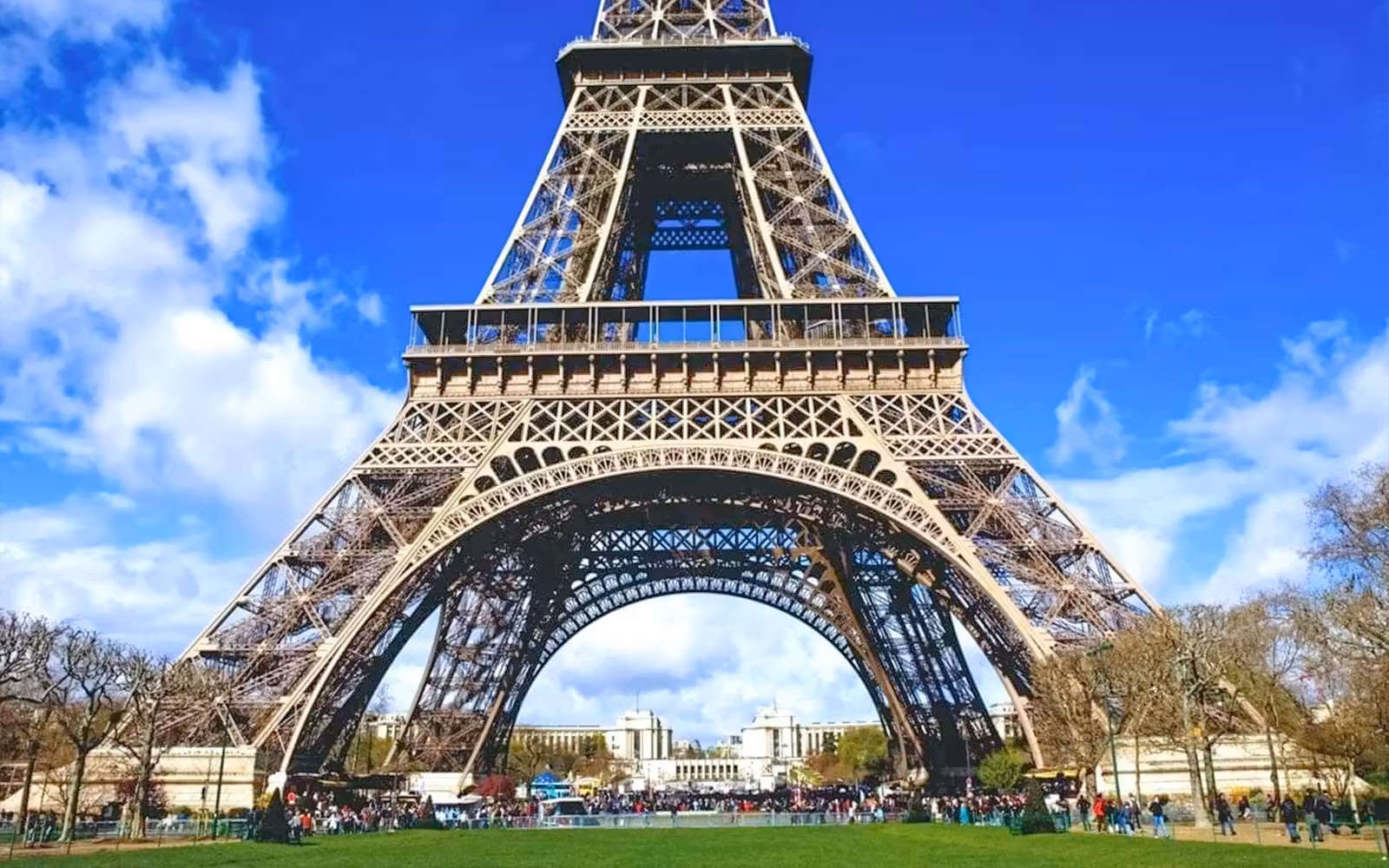 Eiffel Tower Summit Access with Guide image 3